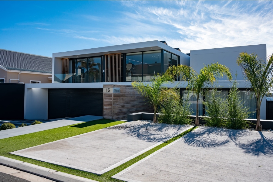 6 Bedroom Property for Sale in Myburgh Park Western Cape